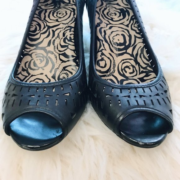 Moving Sale!! GUC Kenneth Cole Reaction Perforate Wedge - Chill 2 The Bone 10M - Picture 4 of 13